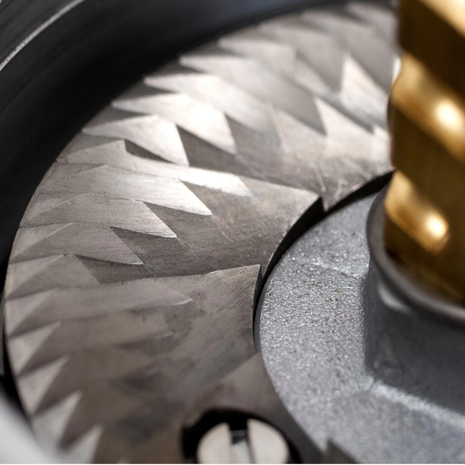 Eureka Atom Specialty 75 Espresso Grinder In Chrome - Image 4