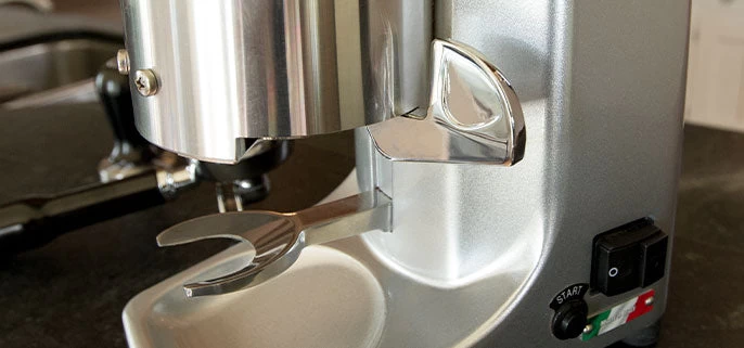 Quamar M80 Dosing Espresso Grinder With Timer In Silver - Image 3